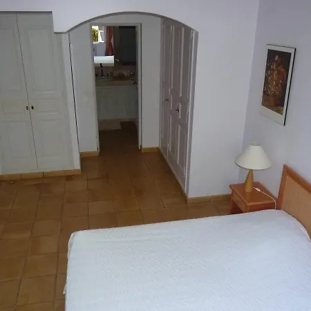 Les Sellettes Apartment *